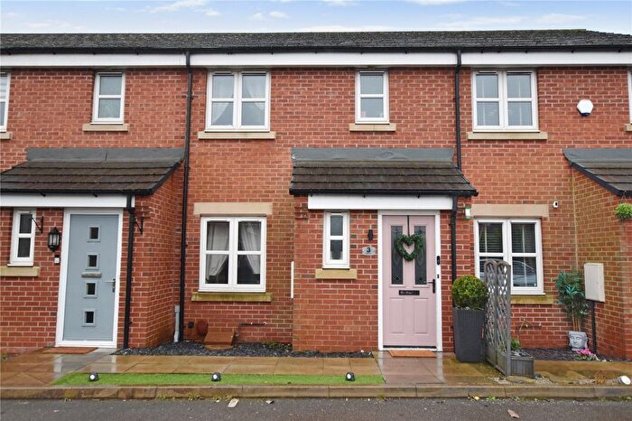 3 Bedroom Town House For Sale In Skipton Close, East Ardsley, Wakefield, West Yorkshire, WF3