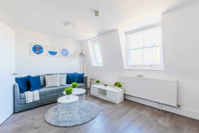 1 Bedroom Flat To Rent In Navarino Road, London Fields, London, E8