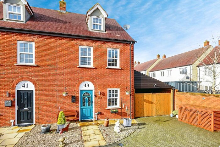 4 Bedroom Semi Detached House For Sale In Horley Drive, Banbury, OX16