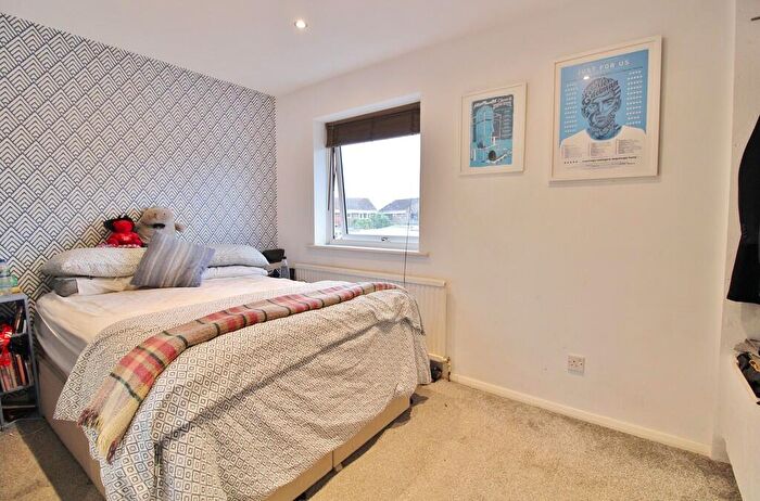 3 Bedroom Terraced House For Sale In Lechlade Gardens, Fareham, PO15