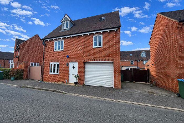 3 Bedroom Property To Rent In Petronel Road, Aylesbury, HP19