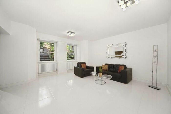2 Bedroom Flat To Rent In Fitzjohn Avenue, Hampstead, NW3