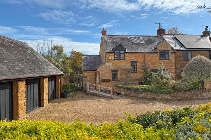 3 Bedroom Semi Detached House For Sale In Gullicote Lane, Hanwell, OX17