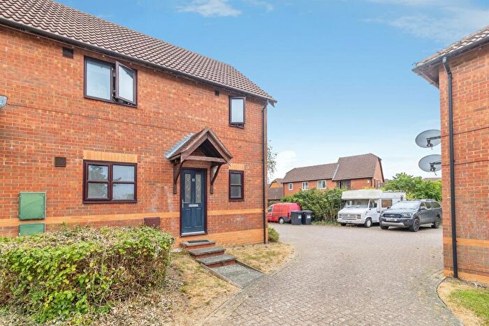 1 Bedroom Flat For Sale In Fortuna Court, Wavendon Gate, Milton Keynes, MK7