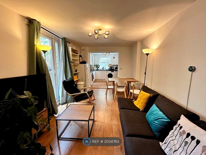 4 Bedroom Flat To Rent In Kyverdale, London, N16