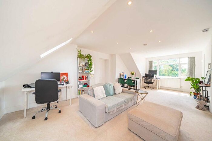 1 Bedroom Flat For Sale In Magdalen Road, Earlsfield, SW18
