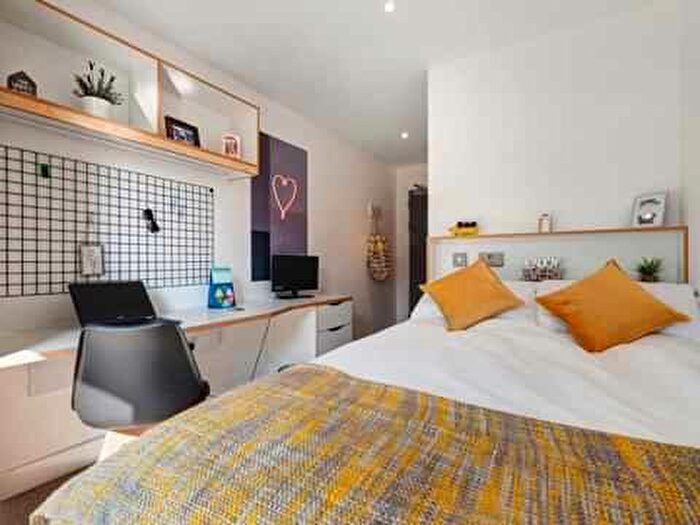 Studio To Rent In Silver Plus Ensuite. Magdalen Street, Colchester, CO1