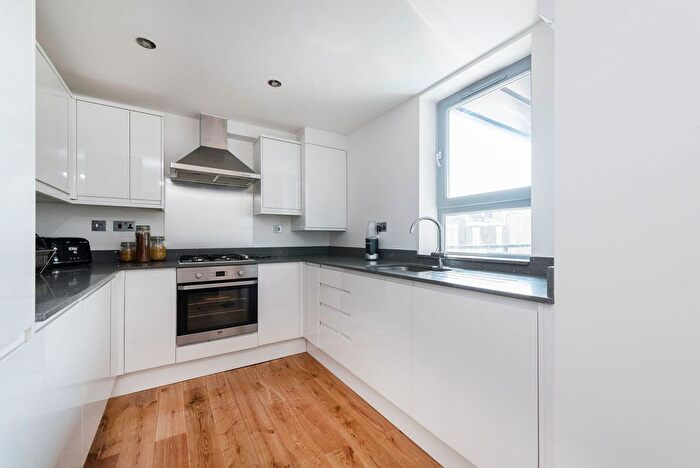 2 Bedroom Flat To Rent In Frederick Place, London, SE18