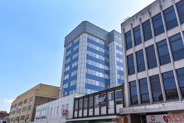 2 Bedroom Apartment To Rent In Skyline, High Street Slough, SL1