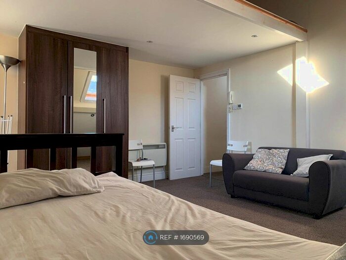 1 Bedroom Flat To Rent In Upton Road, Slough, SL1