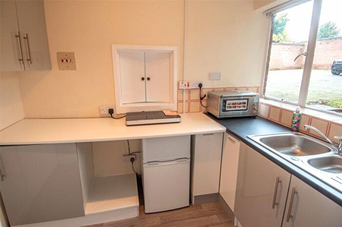 1 Bedroom Apartment For Sale In Yardley Wood Road, Moseley, Birmingham, B13