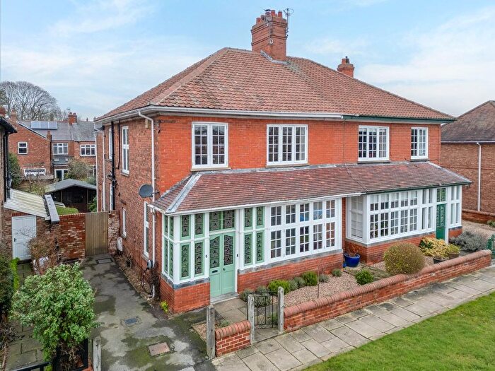 5 Bedroom Semi Detached House For Sale In Derwent Road, Fulford, York, YO10