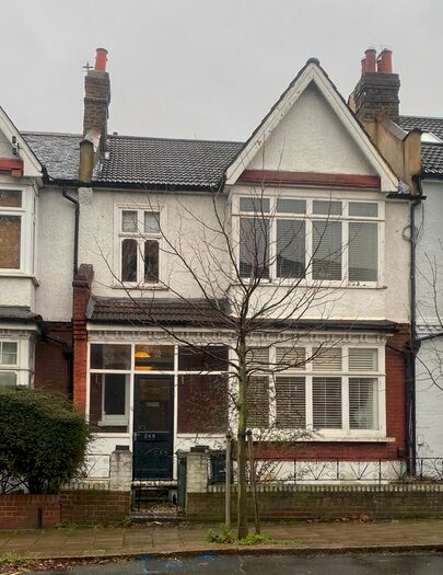 4 Bedroom Terraced House To Rent In Valley Road, Streatham Common, SW16