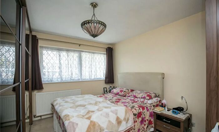 3 Bedroom Flat To Rent In High Street, Watford, WD17