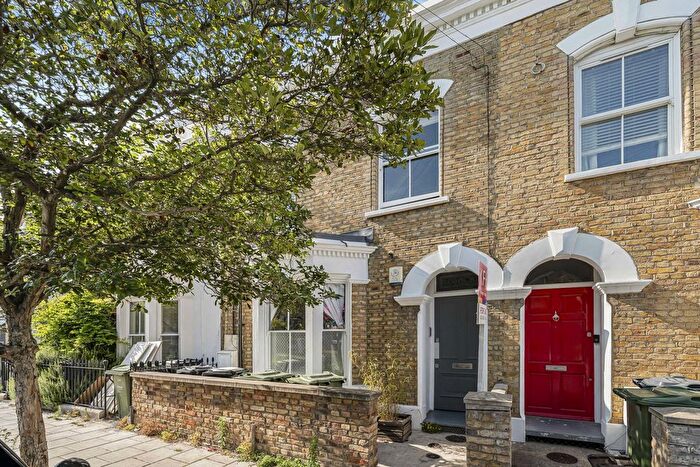 2 Bedroom Flat To Rent In Pulross Road, London, SW9
