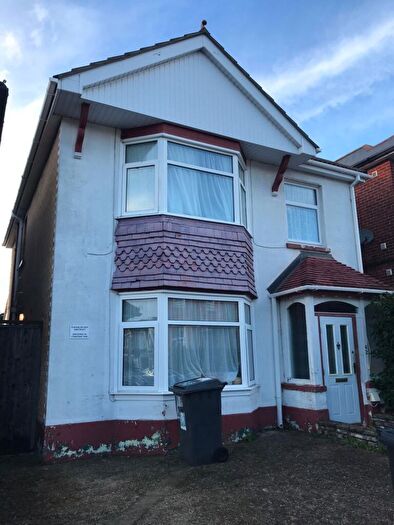 5 Bedroom House To Rent In Bedroom Detached House In Winton, BH9