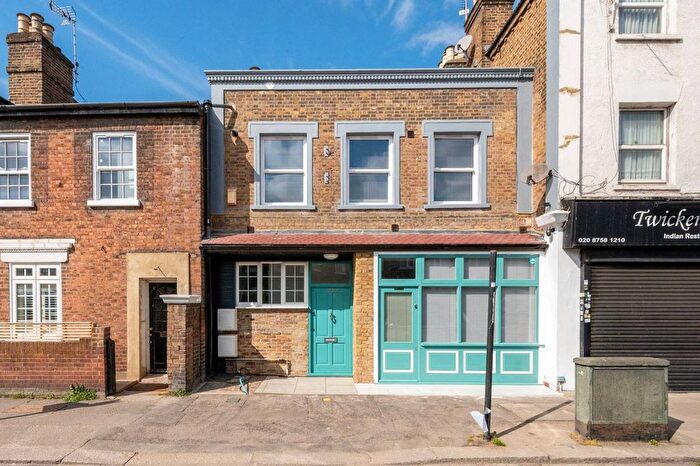 1 Bedroom Flat To Rent In Twickenham Road, Isleworth, TW7