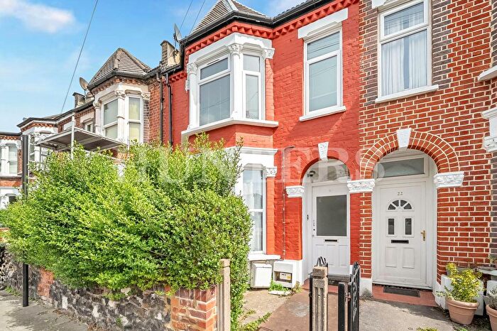 2 Bedroom Flat For Sale In Gloucester Road, London, N17