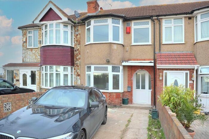 3 Bedroom Property To Rent In Myrtle Avenue, Feltham TW14