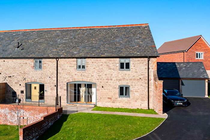 4 Bedroom Barn Conversion For Sale In Holmer House Close, Hereford, HR4