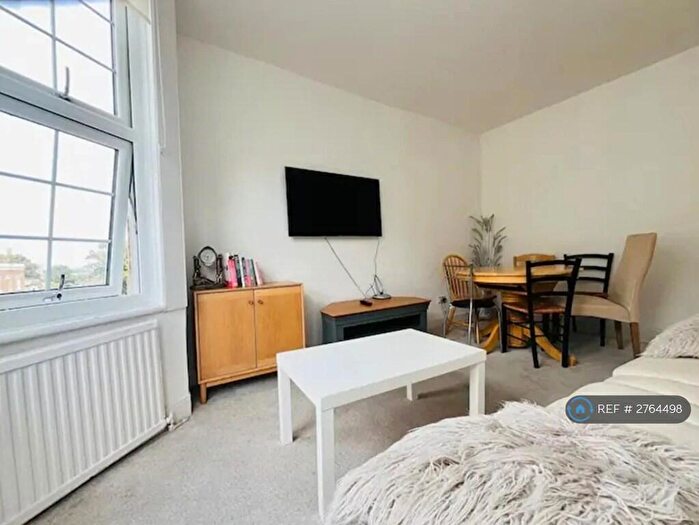 4 Bedroom Flat To Rent In Woodland Terrace, London, SE7