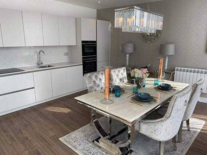 3 Bedroom Apartment To Rent In The Waterside Apartments, West Bridgford, NG2