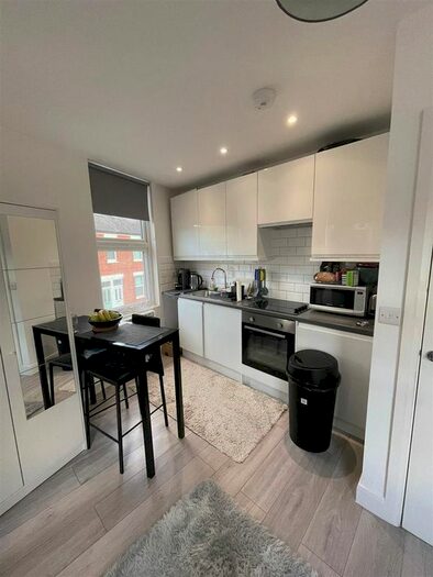 Studio To Rent In Chapter Road, London, NW2