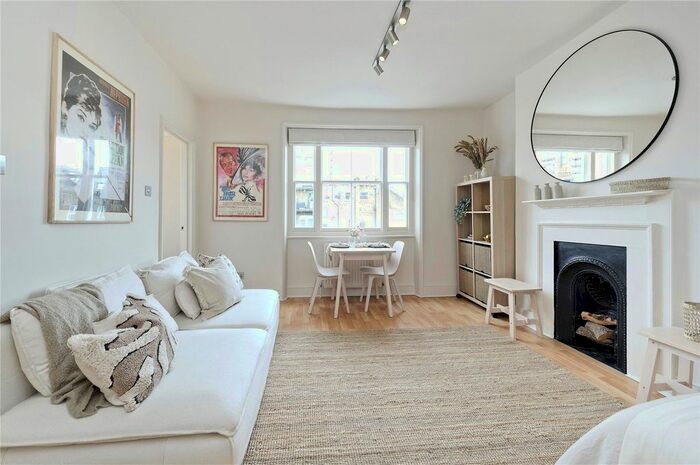 Studio To Rent In Nottingham Place, Marylebone, London, W1U