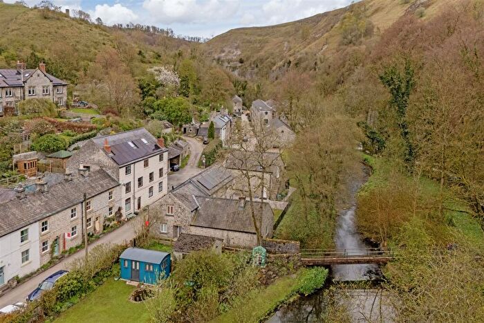 5 Bedroom House For Sale In Barn House, River View, Litton Mill, SK17