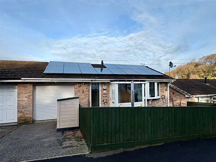 3 Bedroom Semi-detached House For Sale In Sycamore Drive, Yeovil, Somerset, BA20