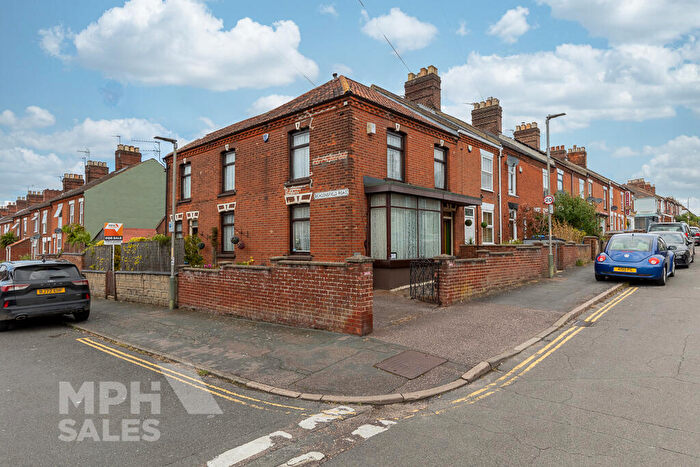 4 Bedroom End Of Terrace House For Sale In Spencer Street, Norwich, Norfolk, NR3