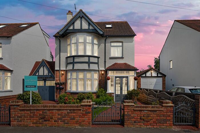 4 Bedroom Detached House For Sale In Thorpedene Gardens, Shoeburyness, Essex, SS3