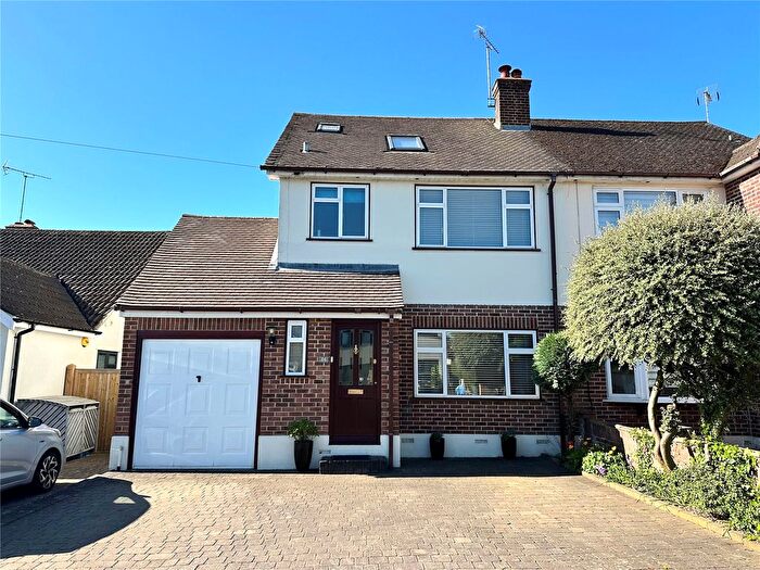 4 Bedroom Semi-detached House For Sale In Lime Grove, Doddinghurst, Brentwood, Essex, CM15