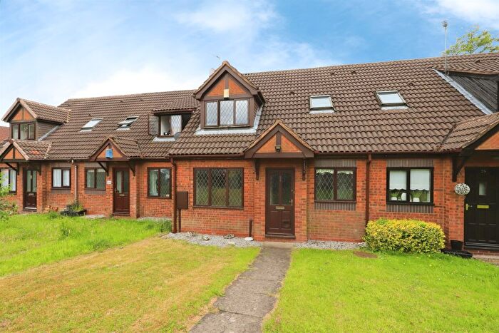 1 Bedroom Mews For Sale In Ambleside Close, Bradley, Bilston, WV14