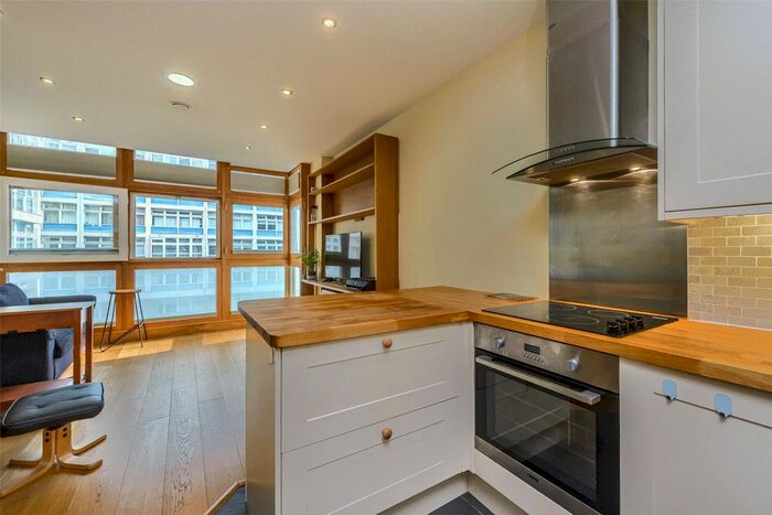 2 Bedroom Flat To Rent In Metro Central Heights, Newington Causeway, Elephant And Castle, SE1