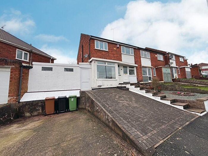 3 Bedroom Semi Detached House For Sale In Stonehurst Road, Great Barr, Birmingham, B43