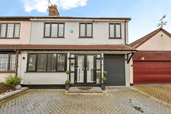 5 Bedroom Semi Detached House For Sale In Orchard Drive, Grays, RM17