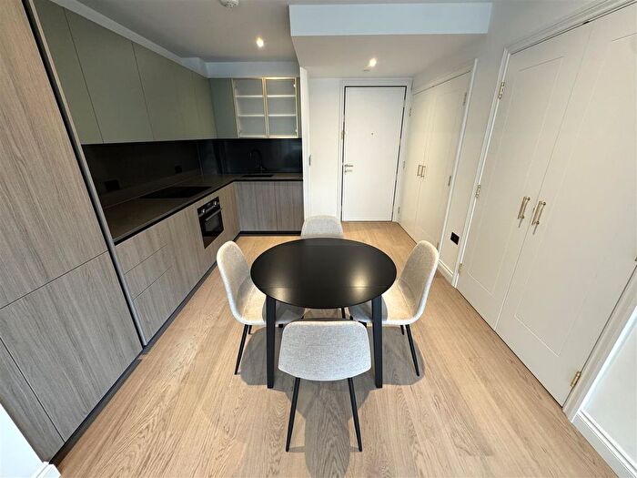 1 Bedroom Flat To Rent In Potters Road, Chelsea, London, SW6