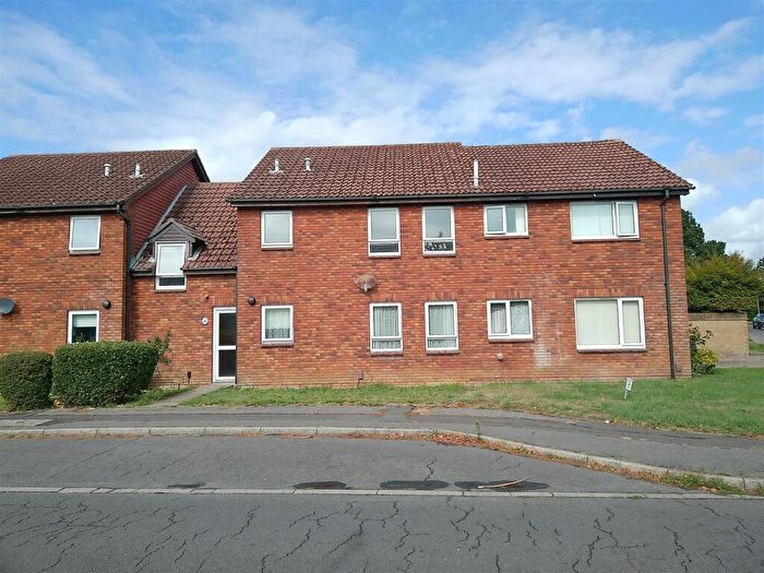 1 Bedroom Apartment For Sale In Gunville Crescent, Muscliff, Bournemouth, BH9