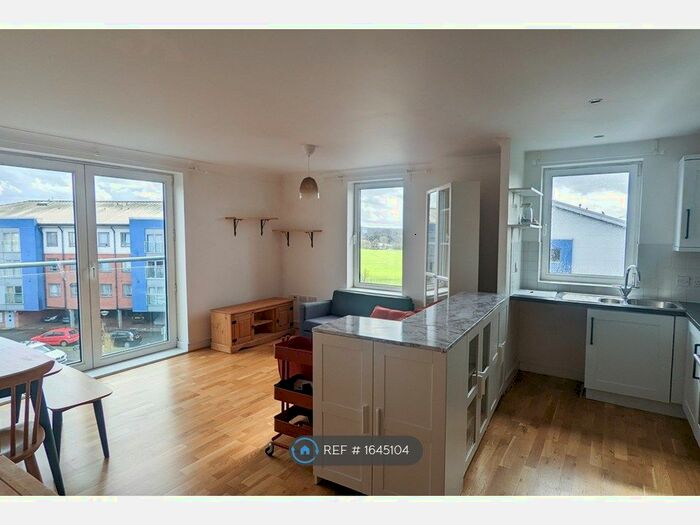 2 Bedroom Flat To Rent In Gallica Court, Sutton, SM1