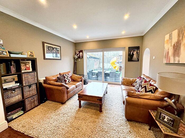 6 Bedroom Detached House To Rent In Bury Old Road, Prestwich, M25