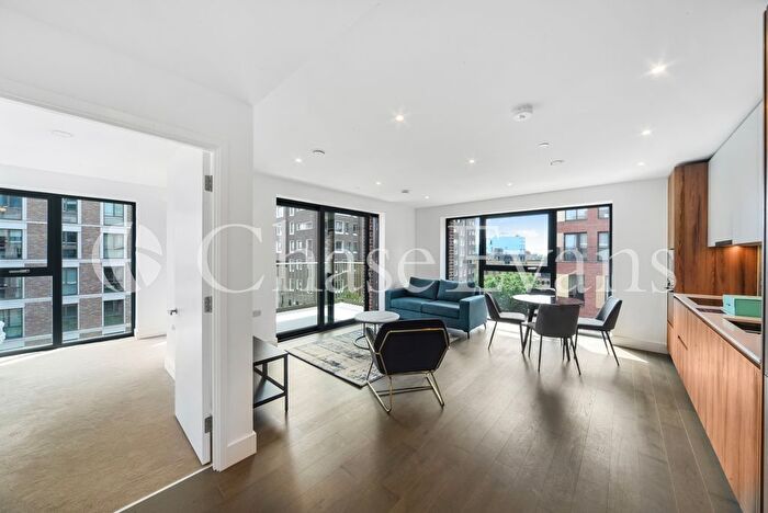 2 Bedroom Flat To Rent In Belfield Mansions, Park And Sayer, Elephant And Castle, SE17