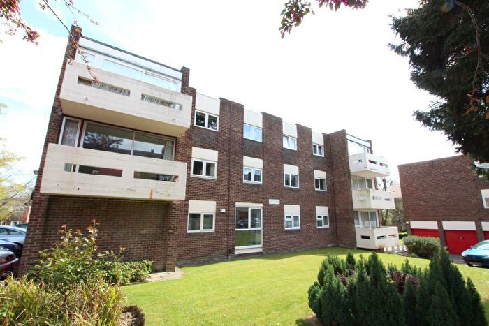 2 Bedroom Apartment To Rent In Woking, Surrey, GU22