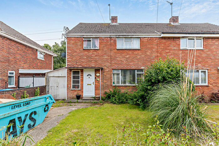 3 Bedroom Semi Detached House For Sale In Farwell Road, Poole, BH12