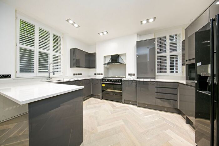 4 Bedroom Flat To Rent In Palliser Court, Palliser Road, West Kensington, W14