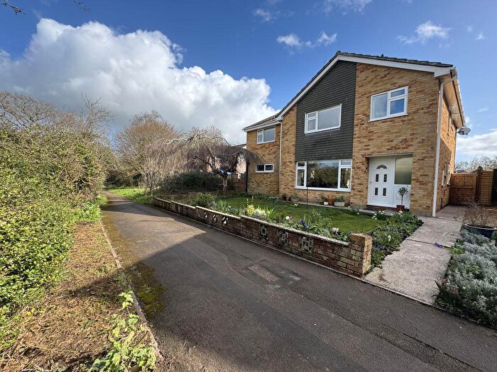 5 Bedroom Detached House For Sale In THORNBuRY, Nr Bristol, BS35