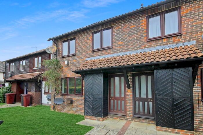 1 Bedroom Flat To Rent In Chichester Drive, Tangmere, Chichester, PO20