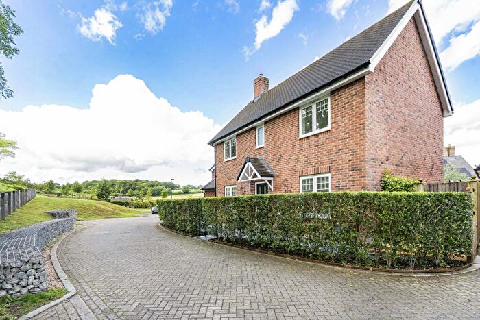 3 Bedroom Detached House For Sale In Melrose Close, Farnham, Surrey, GU9