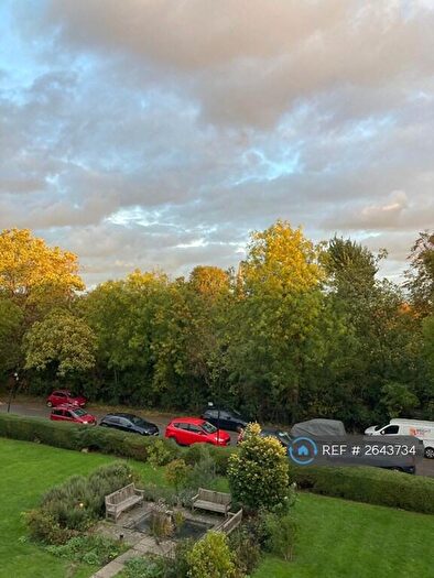 3 Bedroom Flat To Rent In Clissold Court, London, N4