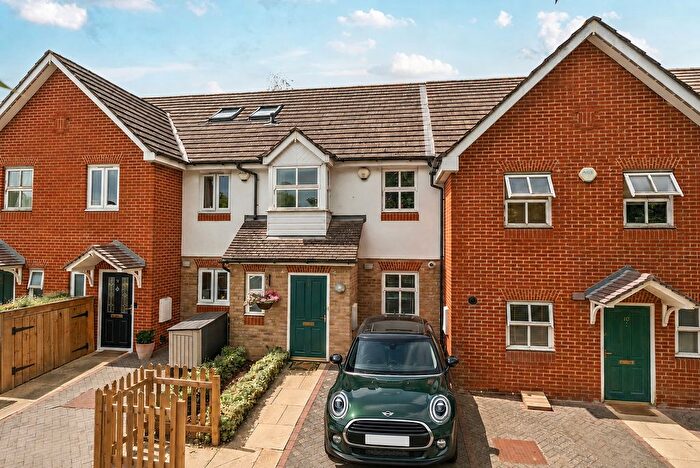 3 Bedroom Terraced House For Sale In Woodbury Gardens, London, SE12